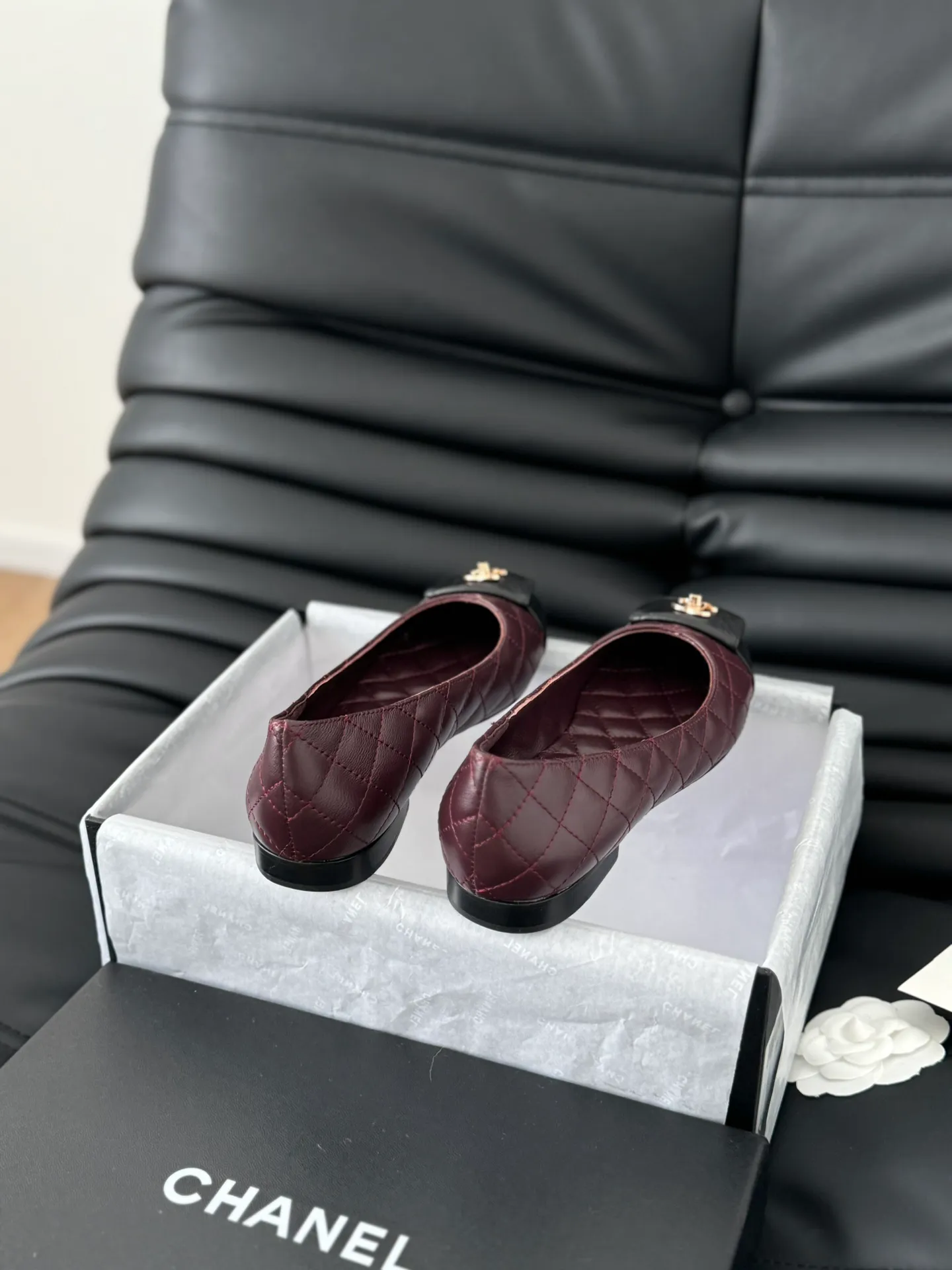 👟👟Ex-factory price 540👟👟 Purchasing-grade Chanel 24B new schoolbag buckle ballet shoes, classic diamond pattern, never tire of it😌 Sheepskin lining on the upper, leather outsole, high flat heel Size: 35-39 Other sizes 40/41/42/43 customized